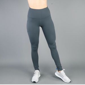 NWT Buff Bunny Grey Luna Legging Size M